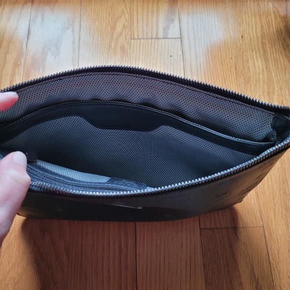 Authentic MCM Black Clutch - Picture 4 of 8